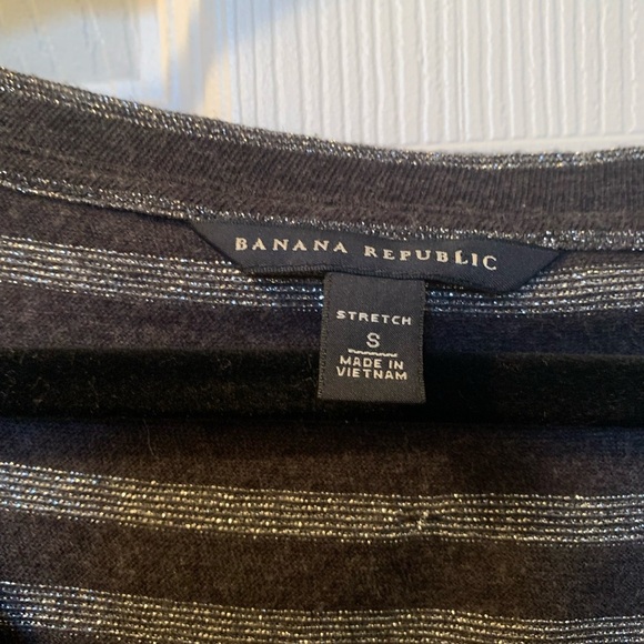 Banana Republic shirt ladies metallic stripes black & silver Size S V neck W - Picture 3 of 8